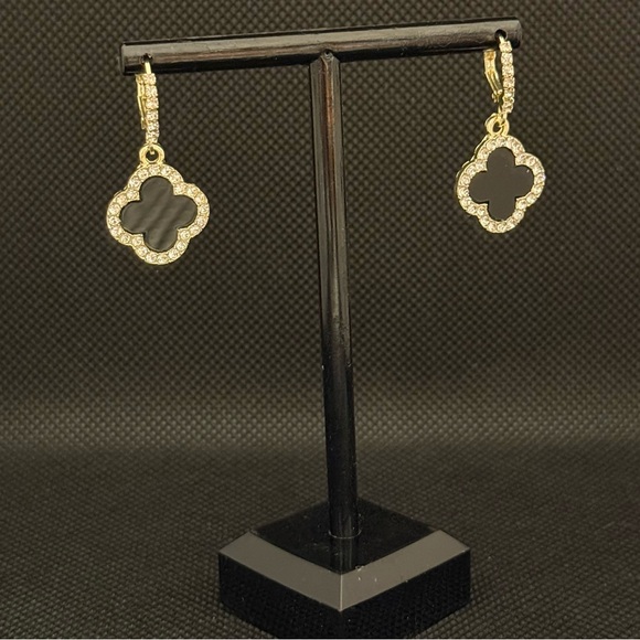 Four Leaf Clover Hoop Earrings💎 - Picture 12 of 12